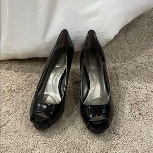 Bandolino Glossy Black Peep-Toe Heels